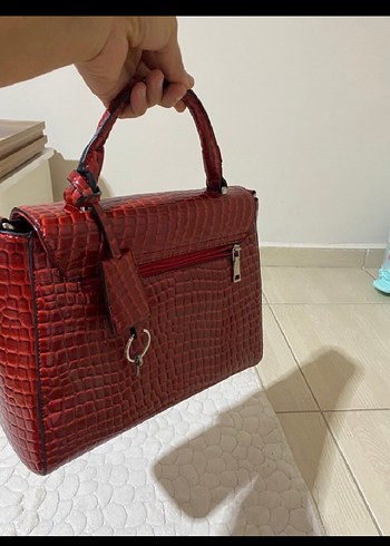 Klasik Kırmızı Yılan Derisi Desenli Deri Çanta - Görsel 3