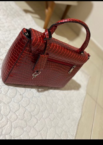 Klasik Kırmızı Yılan Derisi Desenli Deri Çanta - Görsel 5