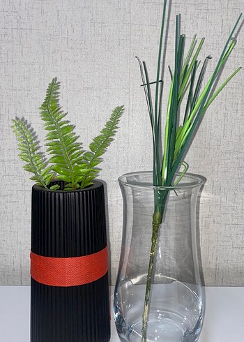 İki adet  Vazo  cam ve plastik - Görsel 6