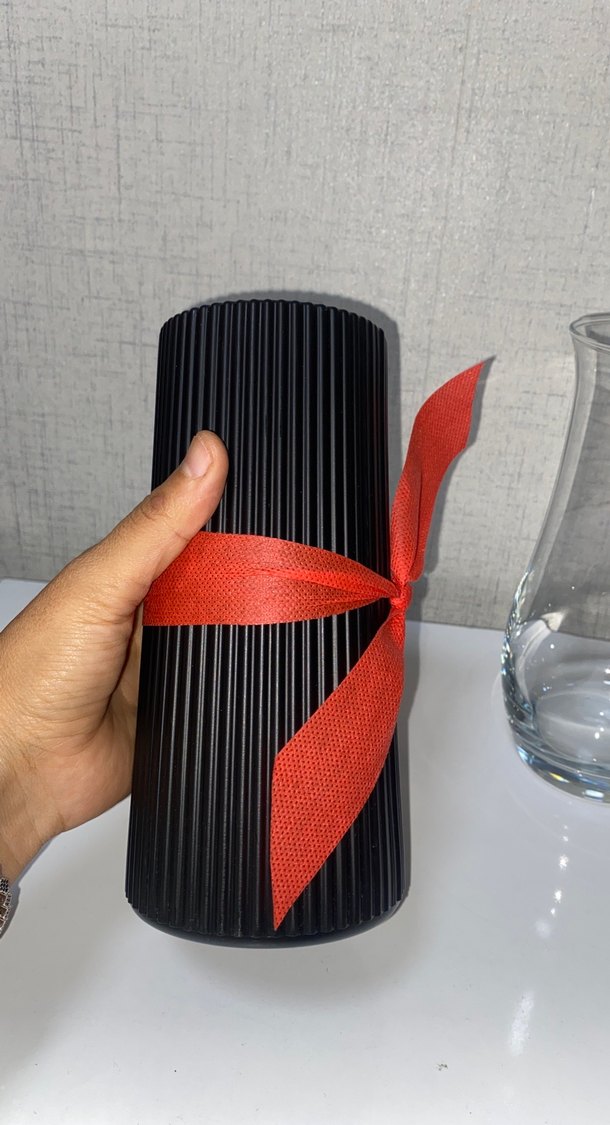 İki adet  Vazo  cam ve plastik - Görsel 3