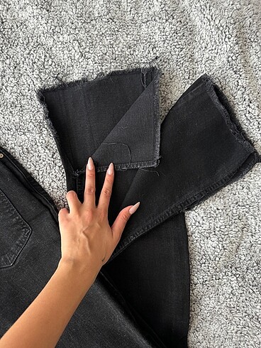 xs Beden Paçası Yırtmaçlı Jean