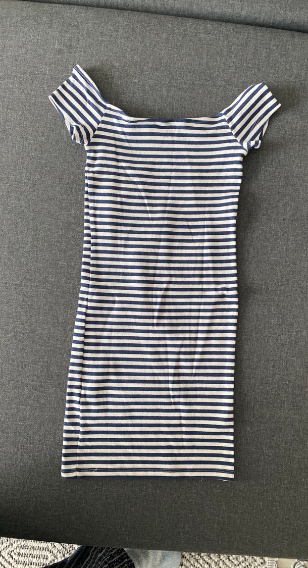 Bershka Çizgili Midi Kadın Elbise, Kayık Yaka, Kısa Kollu - Görsel 2