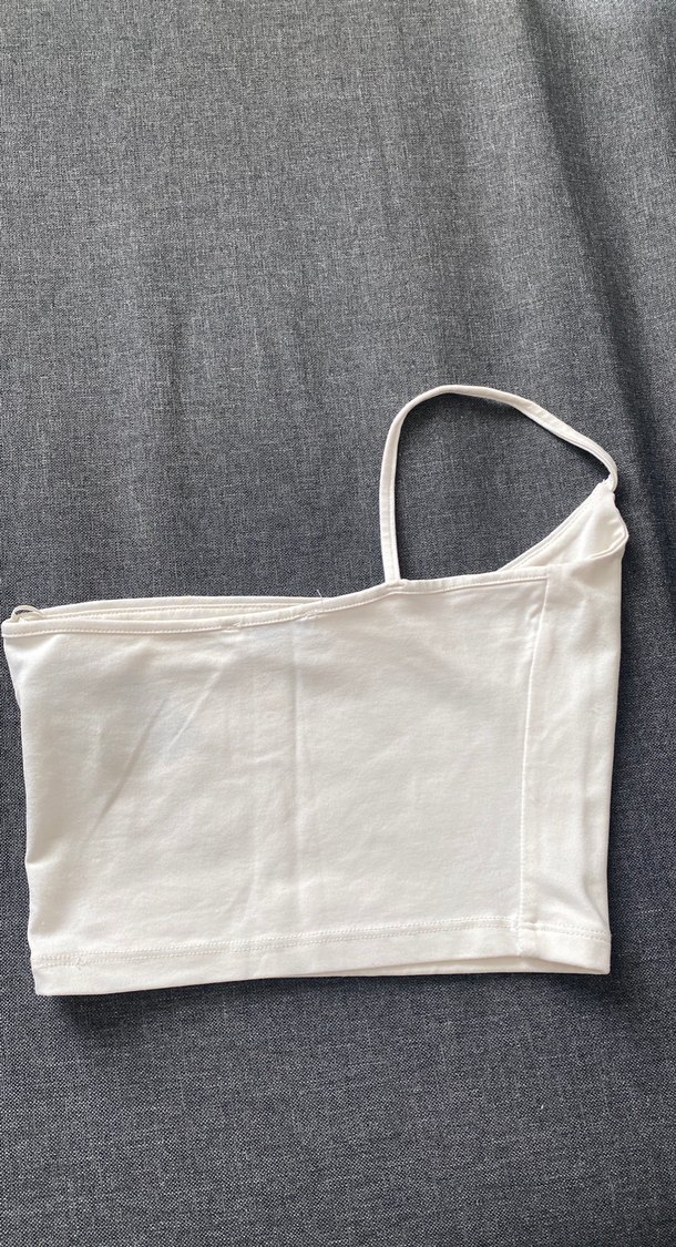 Bershka Beyaz Tek Kol Crop Top - Görsel 2