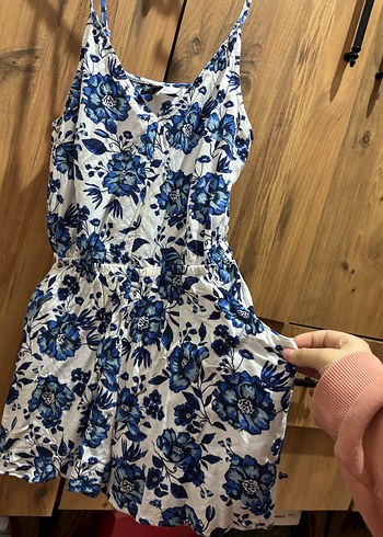 Mavi Çiçek Desenli HM Kadın Mini Tulum - Görsel 2