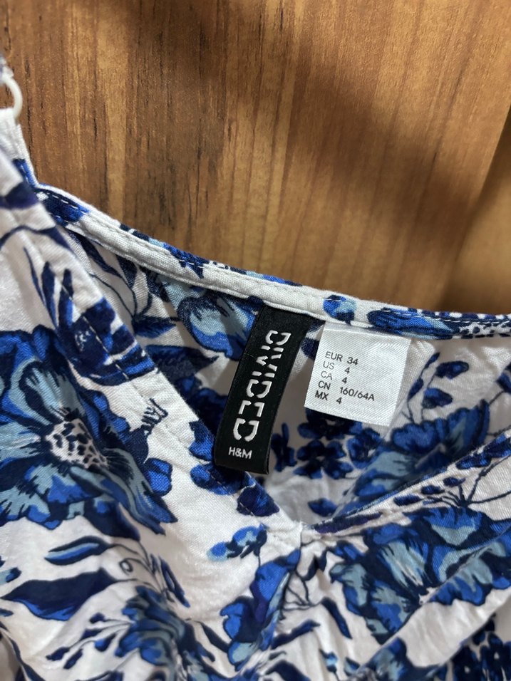 Mavi Çiçek Desenli HM Kadın Mini Tulum - Görsel 3