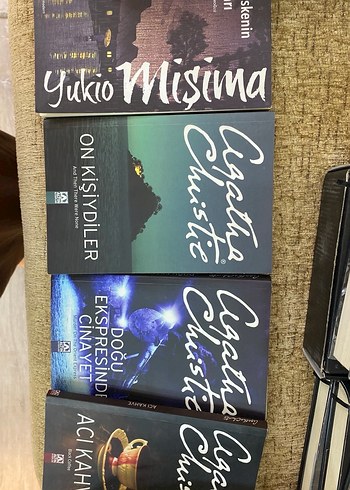 Yukio Misima ve Agatha Christie Romanları