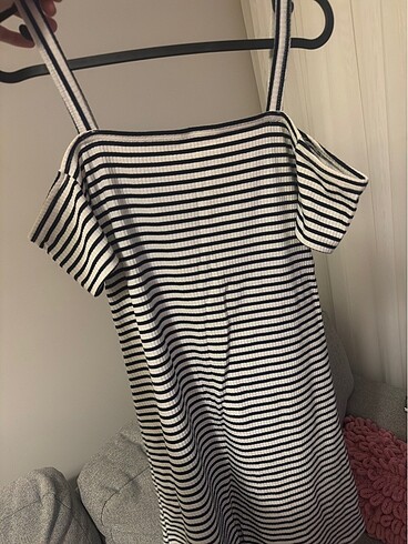 Bershka Elbise