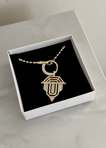 Altın Renkli Zincir Detaylı Kolye - Görsel 4