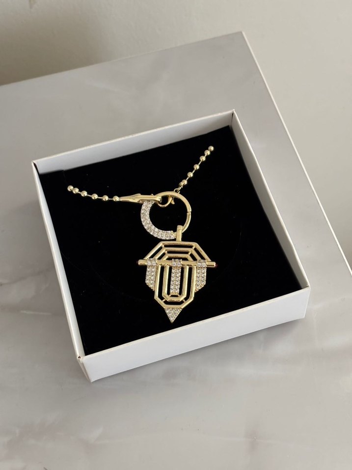 Altın Renkli Zincir Detaylı Kolye - Görsel 4