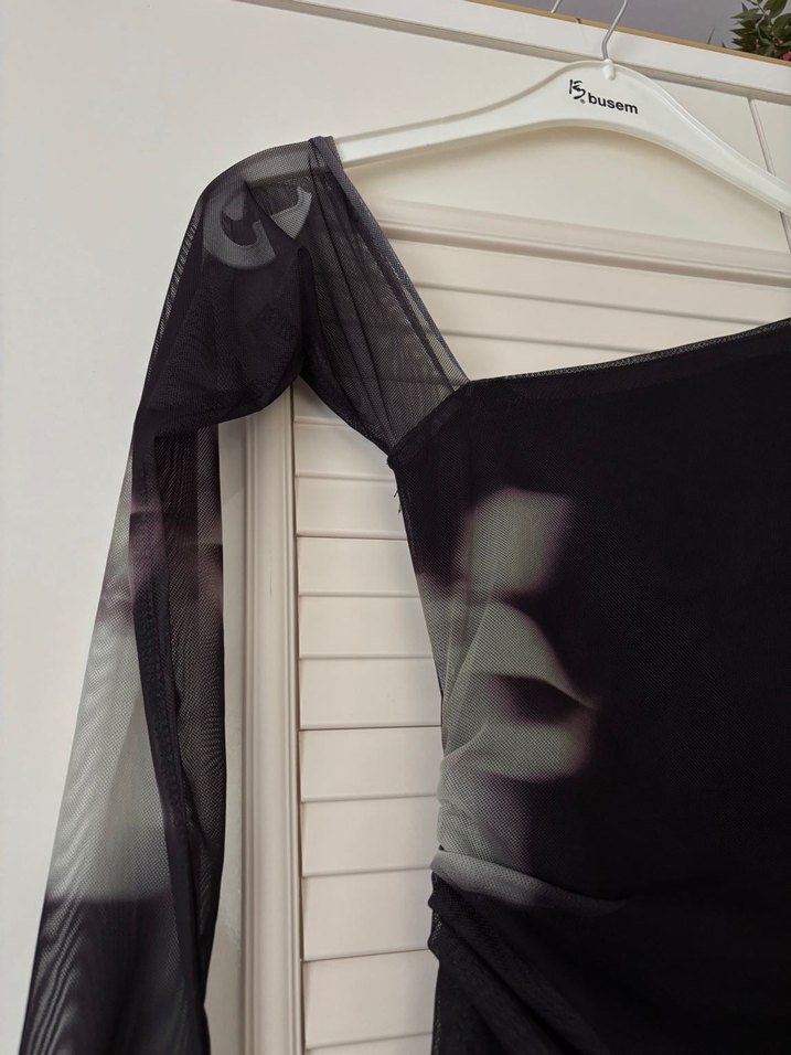 Siyah Drapeli Asimetrik Uzun Kadın Elbisesi - Görsel 4