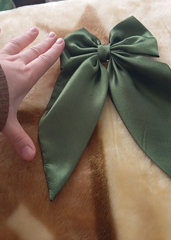 Parlak Haki Saten Fiyonk Saç Aksesuarı - Görsel 3