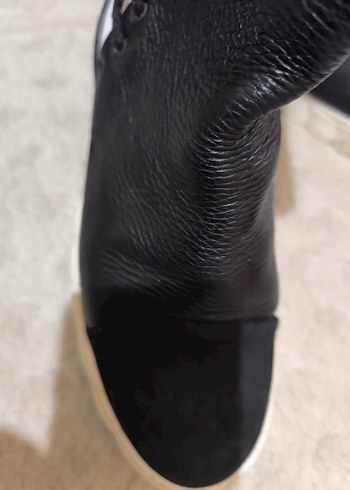 Kadın Beyaz Siyah Deri Dolgu Topuklu Botlar - Görsel 4