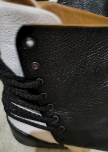 Kadın Beyaz Siyah Deri Dolgu Topuklu Botlar - Görsel 3