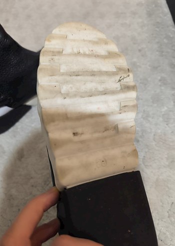 Kadın Beyaz Siyah Deri Dolgu Topuklu Botlar - Görsel 5