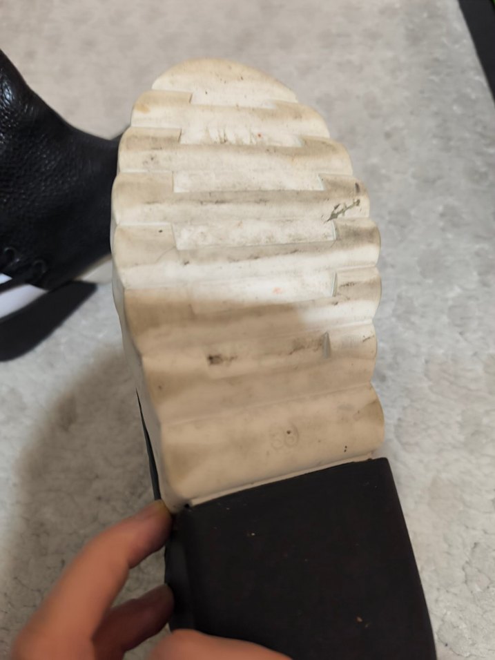 Kadın Beyaz Siyah Deri Dolgu Topuklu Botlar - Görsel 5