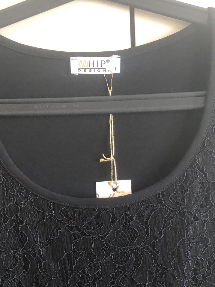 WHIP DESIGN
Siyah Dantel Detaylı Kadın Kolsuz Bluz - Görsel 2