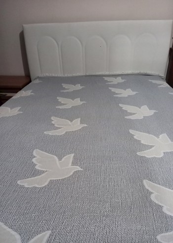 Ekru  Baskılı Kelebek  ve  gri kuş Desenli Yatak Örtüsü pike - Görsel 4