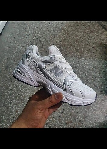 Beyaz new balance spor ayakkabı 