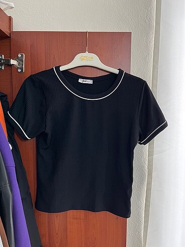 Siyah crop