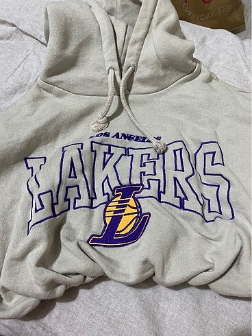 Pull&Bear Lakers crop sweat