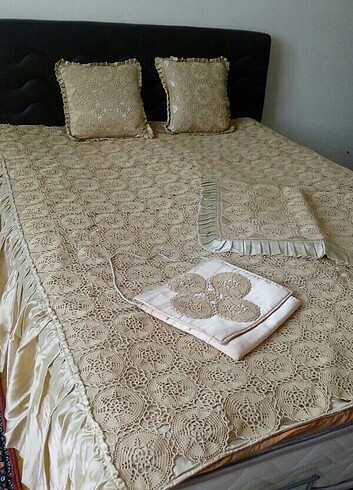Antika dantel yatak örtüsü