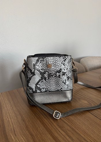 Gri Yılan Desenli Kadın Çanta - Görsel 3
