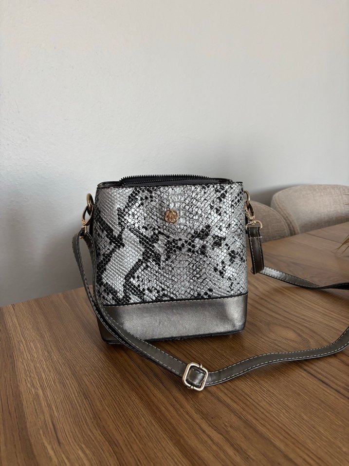 Gri Yılan Desenli Kadın Çanta - Görsel 3