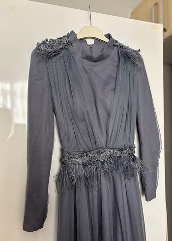 Gri Uzun Kollu Drapeli Kadın Abiye Elbise - Görsel 4