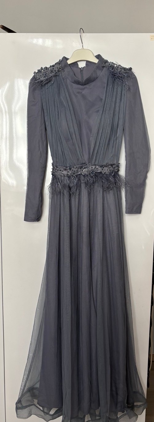 Gri Uzun Kollu Drapeli Kadın Abiye Elbise - Görsel 3