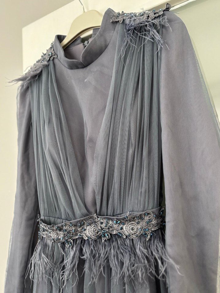 Gri Uzun Kollu Drapeli Kadın Abiye Elbise - Görsel 2