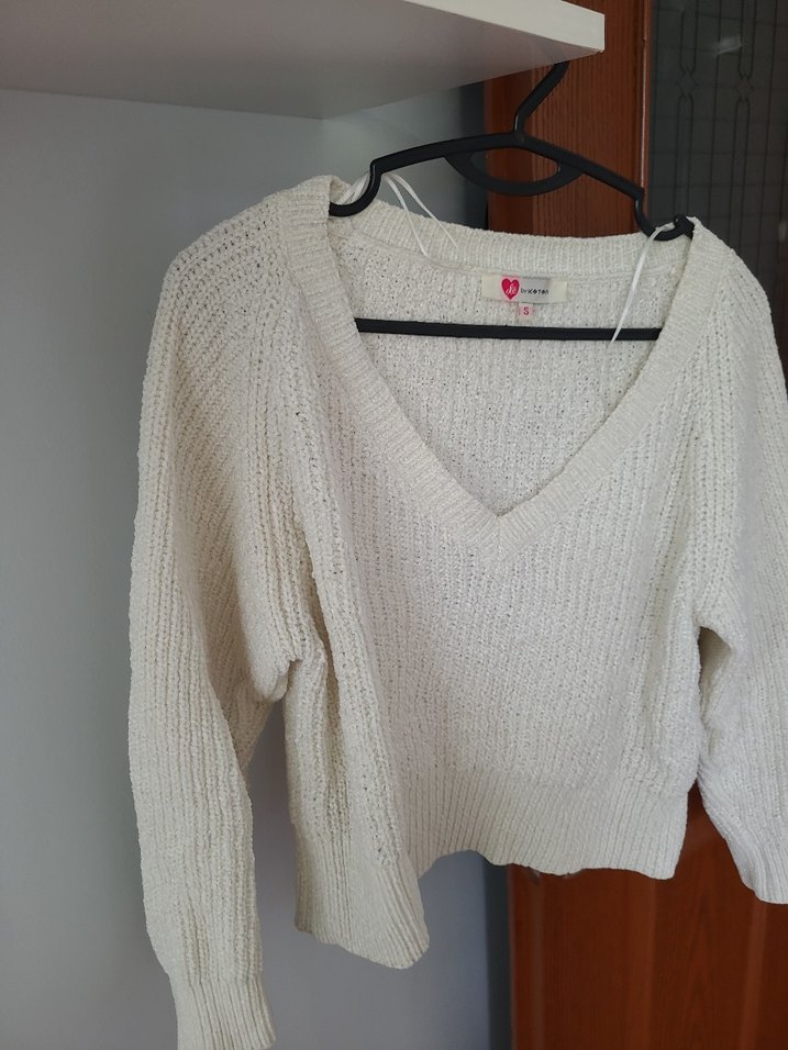 Beyaz V Yaka Örgü Kadın Kazak - Görsel 3