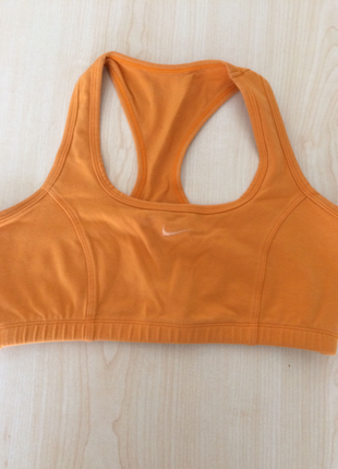 Nike fitness top