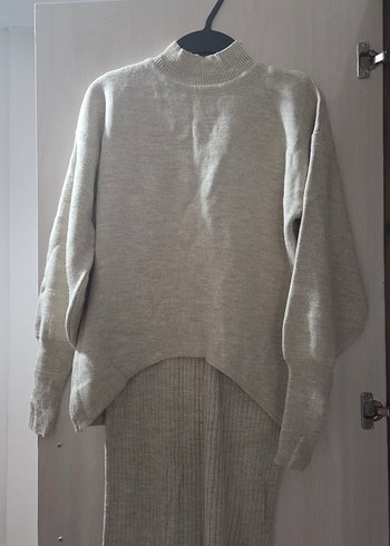 Gri V Yaka Kolsuz Triko Uzun Elbise - Görsel 4