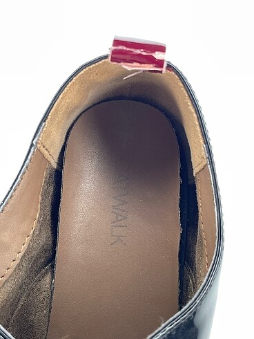 37 Beden siyah Renk PreLoved Klasik Ayakkabı %70 İndirimli.