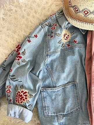 Diğer -SATILDI- Nakışlı Mom Jeans Model Kot Ceket