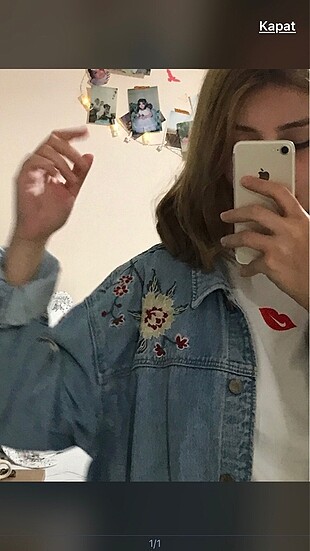 NAKIŞLI BOYFRİEND KOT CEKET VE ASKILI KADİFE BLUZ BİRLİKTE KAMPA