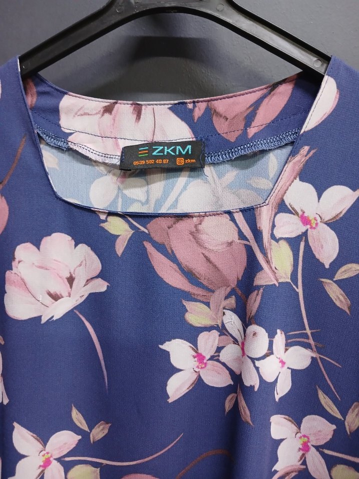 Uzun Kollu Çiçek Desenli tunik - Görsel 3