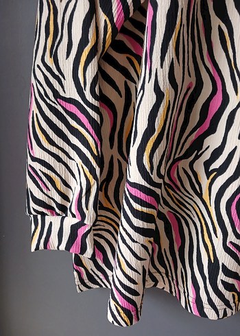 Renkli Zebra Desenli Uzun Kollu Bluz - Görsel 4