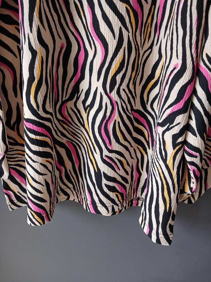 Renkli Zebra Desenli Uzun Kollu Bluz - Görsel 3