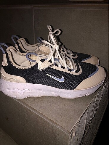 Nike spor ayakkabı