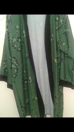 Zara model kimono