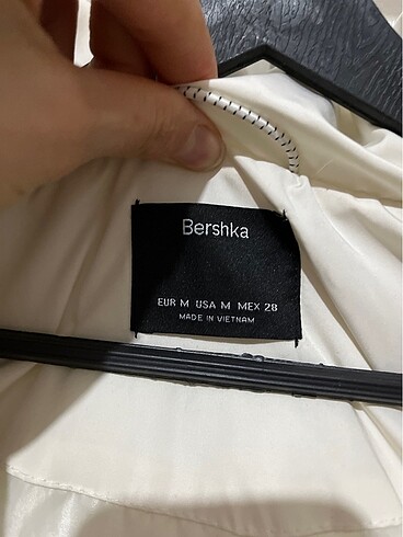m Beden Bershka mont