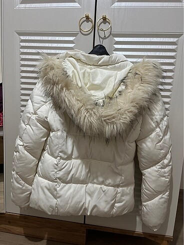 m Beden beyaz Renk Bershka mont