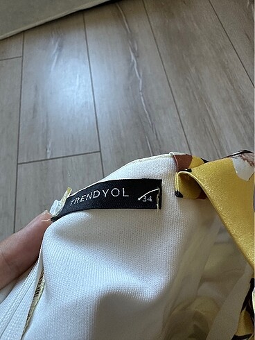 Trendyol & Milla Saten uzun elbise