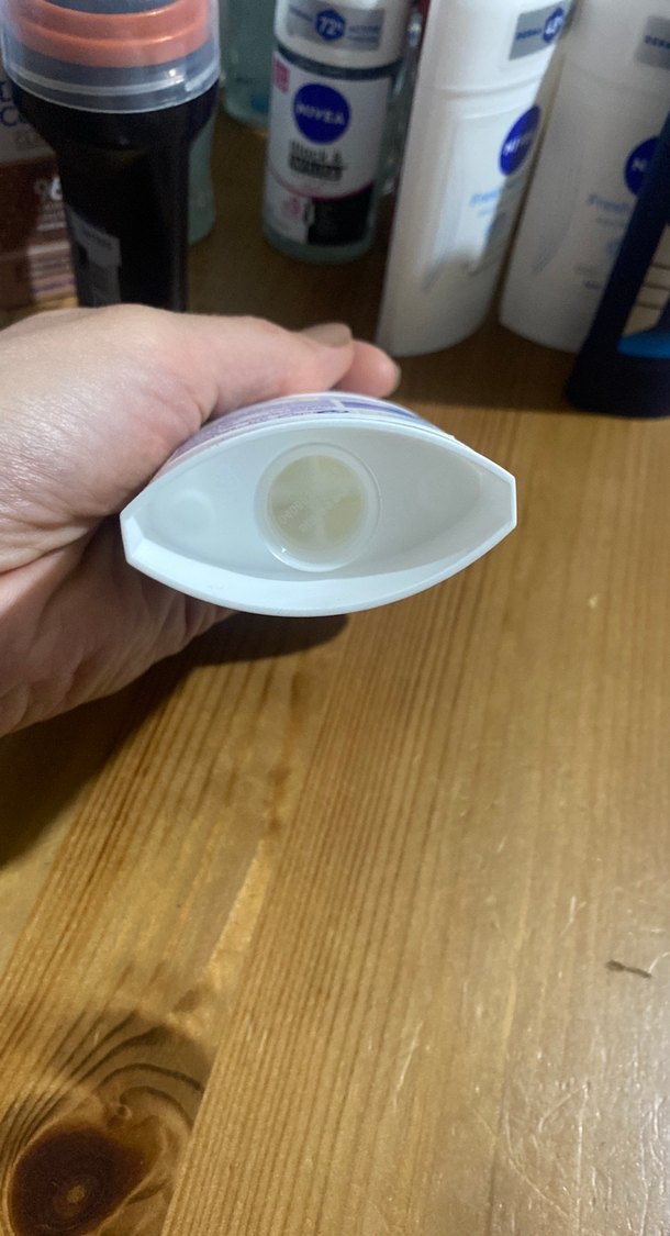 Nivea Black & White Kadın Deodorant 50 ml - Görsel 3