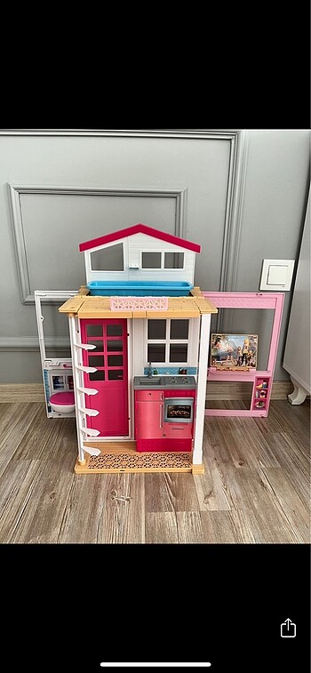 Barbie evi