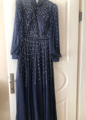 Boncuk İşlemeli Lacivert Uzun tesettür Abiye Elbise - Görsel 3