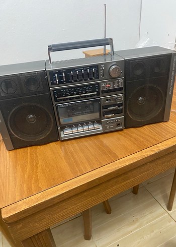 Siyah Retro Müzik Sistemi