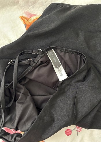 Siyah Çapraz Askılı Kadın Mayo - Görsel 3