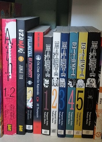 death note 1-2-3-4-5 (birinci cilt diğerlerinden daha kısa)